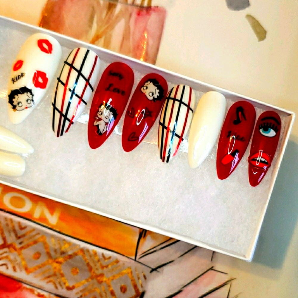 White BETTY BOOP reusable gel press on nails